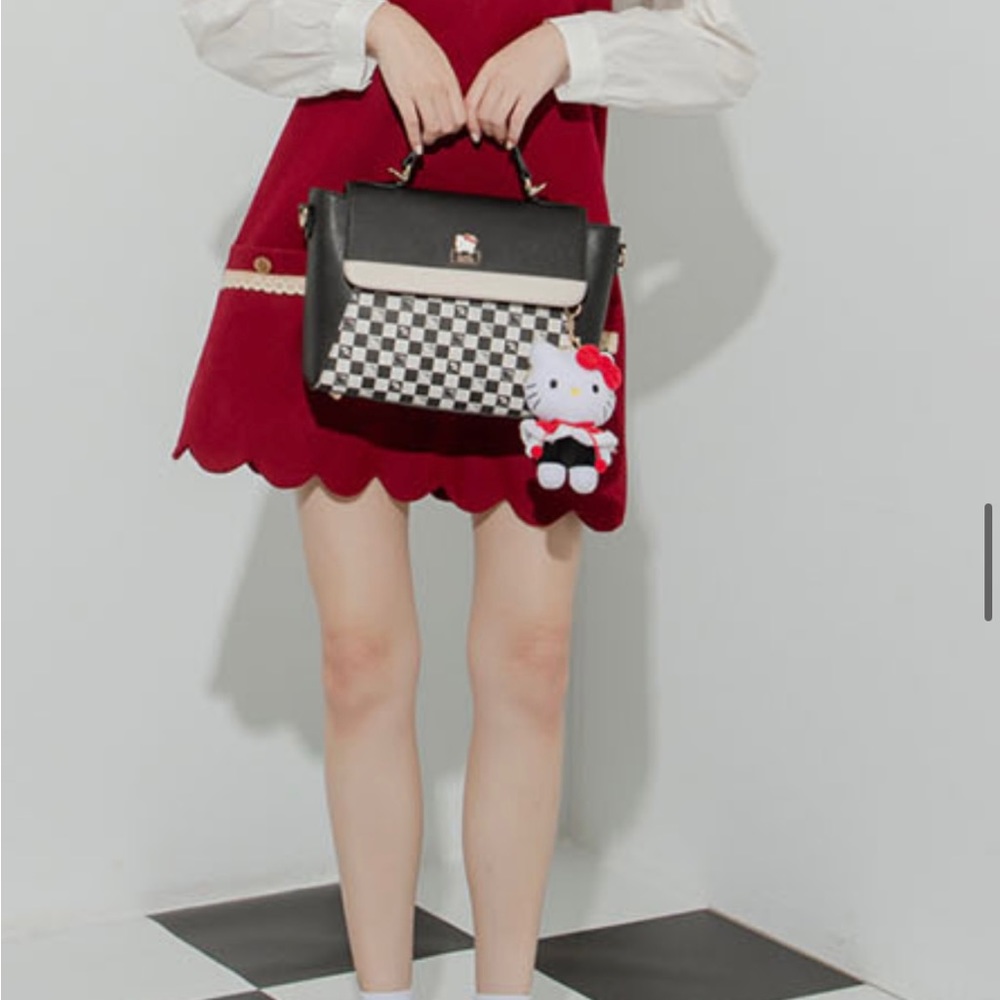 Hello Kitty - Arnold Palmer - Flap Tote with Long Strap Checkerboard Collection - Picture 8 of 9